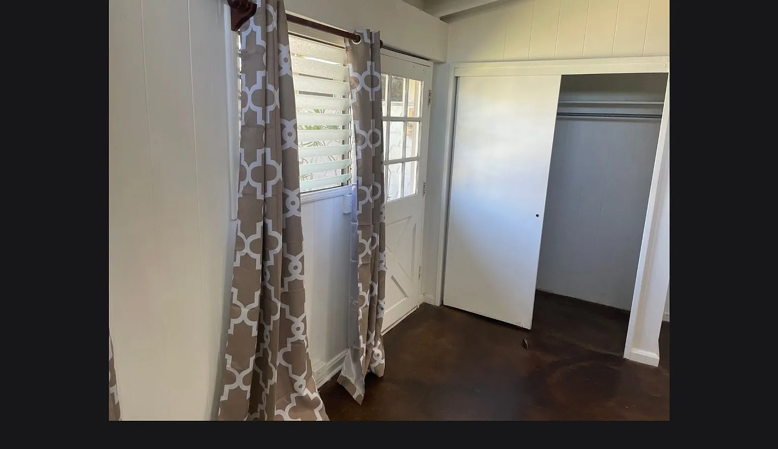Quiet Studio, 1ba Water & Electric included $1700 — Photo 4