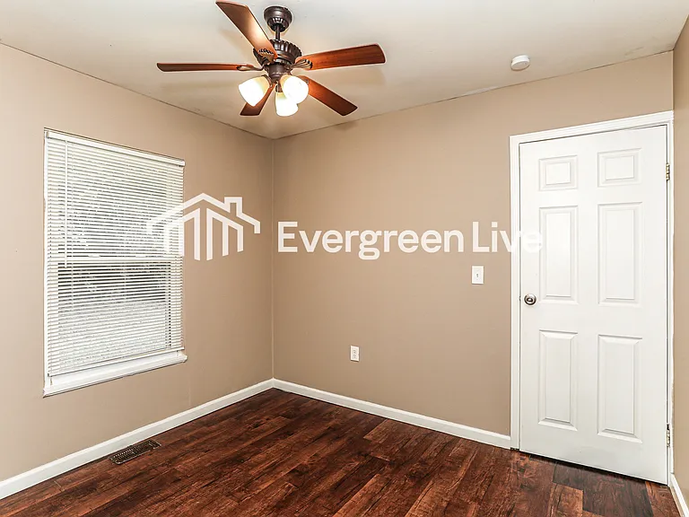 12055 Spalding Dr — Photo 10