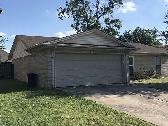 3rd image of 713 Meadowdale Dr