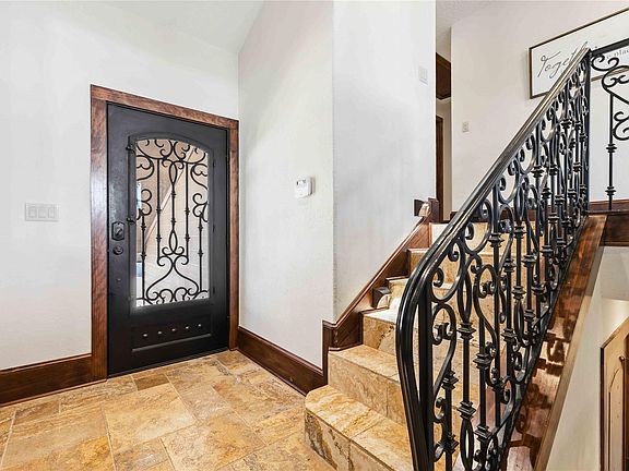 4th image of 512 Harbor Dr #7
