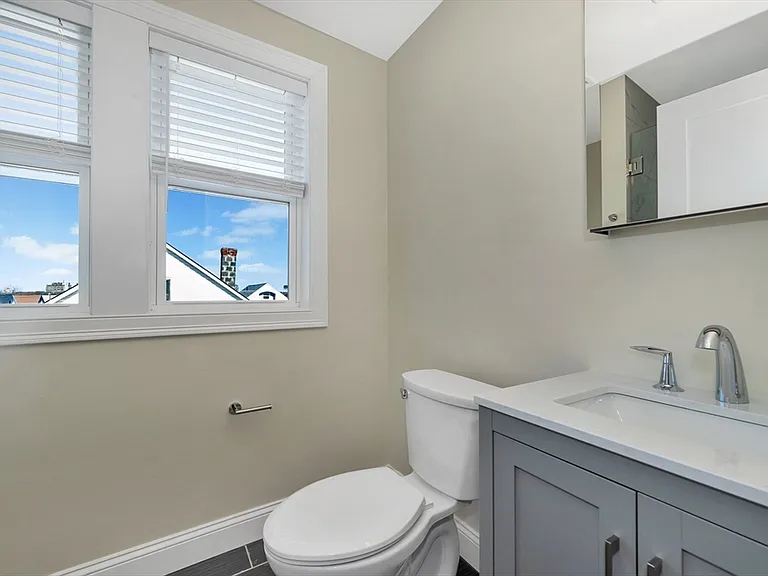 43 Wright Ave #4 — Photo 28