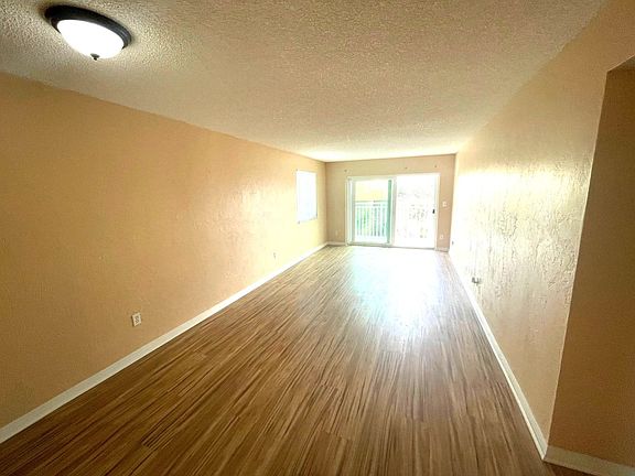4th image of 145 Halifax Ave #401