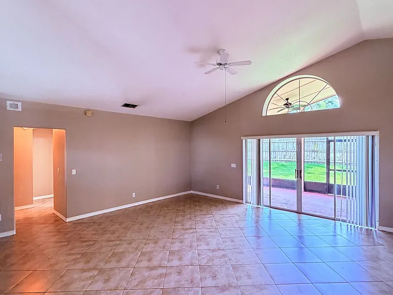 12424 Wilcox Ct — Photo 5