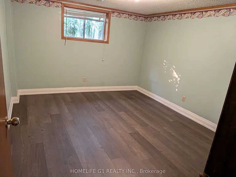 7620 Side Road 5 — Photo 8