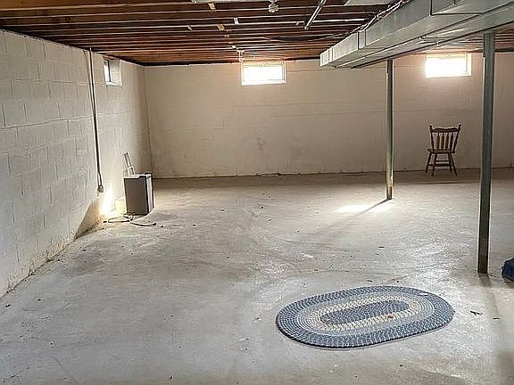 3rd image of 210 Magnolia Ave