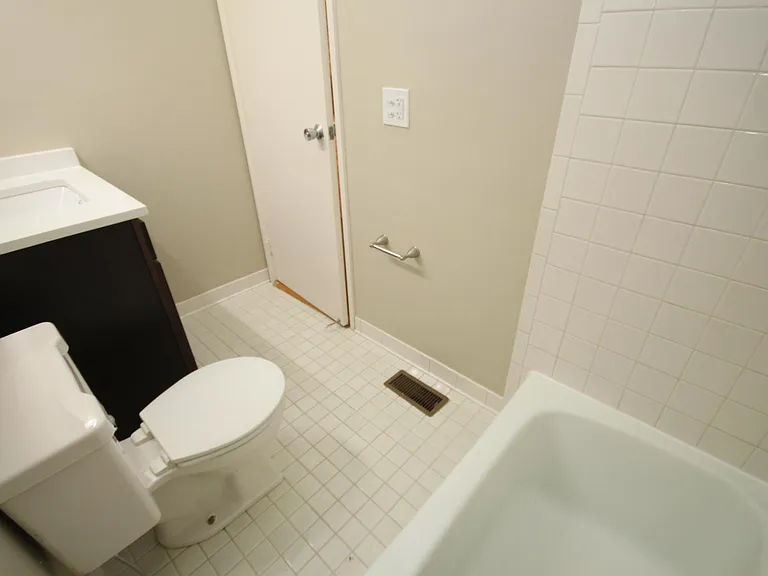 424 W Belden Ave #1W — Photo 14