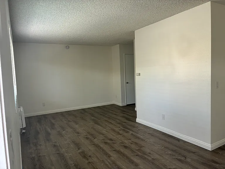 280 Wells Ave #C — Photo 2