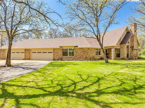 2nd image of 225 Shady Ln