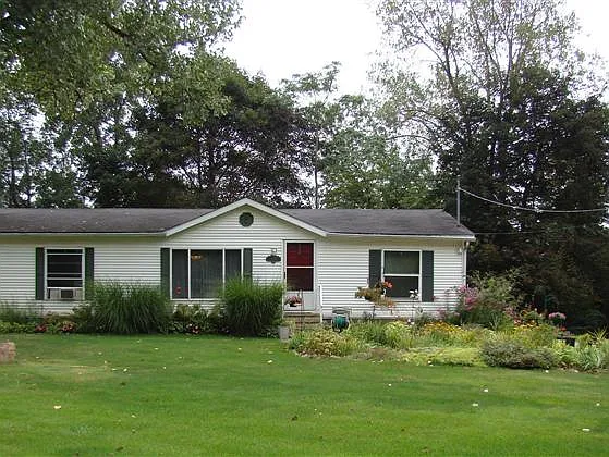 319 Rosehill Rd photo 1