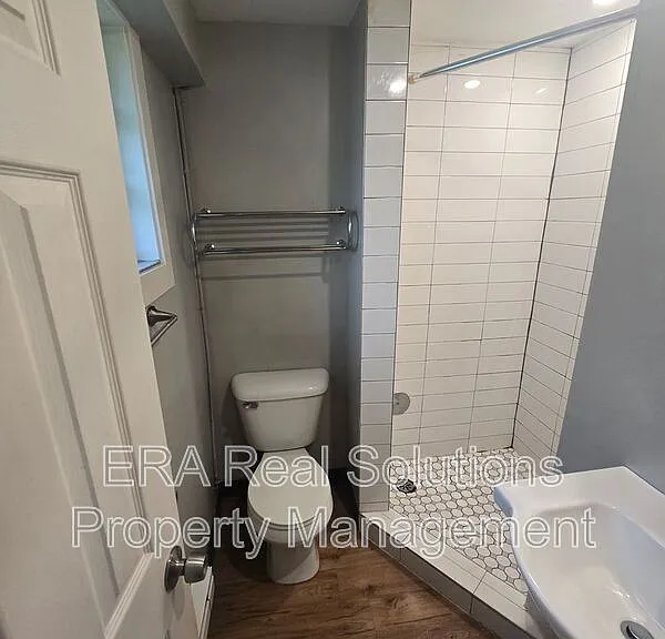 65 W Moler St #A — Photo 12