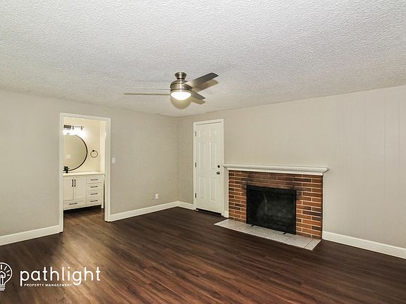 4th image of 2037 Ponderosa Dr SE