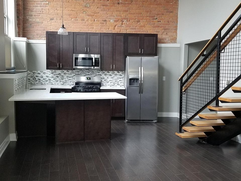 1st image of 31 Barker St #102