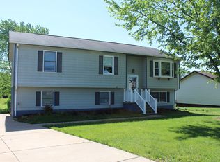 11037 Blake Ln, Bealeton, VA 22712