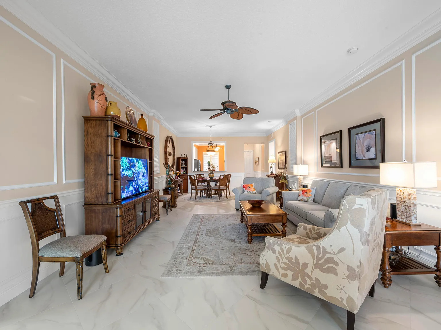 2 bed, 2.0 bath, 1989 sqft, $2,800 — Photo 2