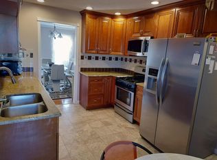 3302 Castlemain Dr, Bloomington, IL