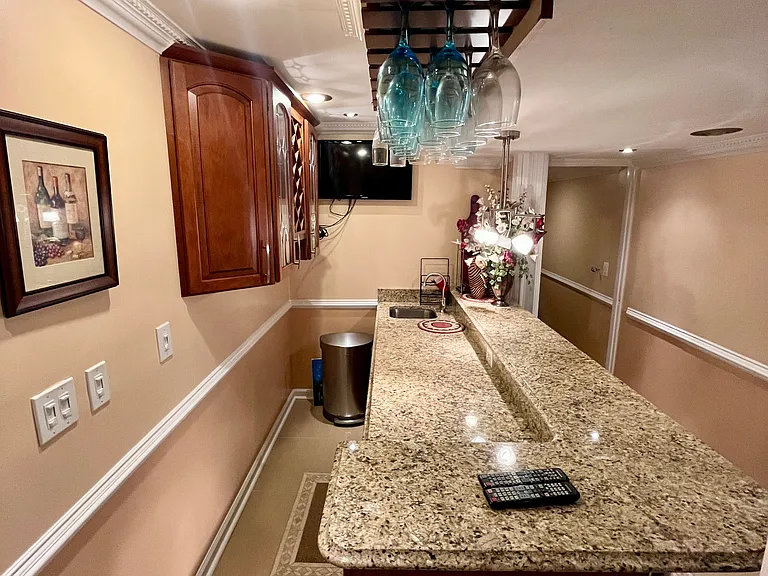 6909 Crossfield Ct — Photo 18