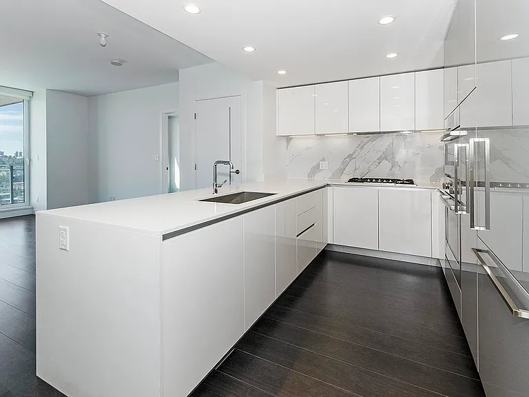 2085 Skyline Ct #2407 — Photo 2