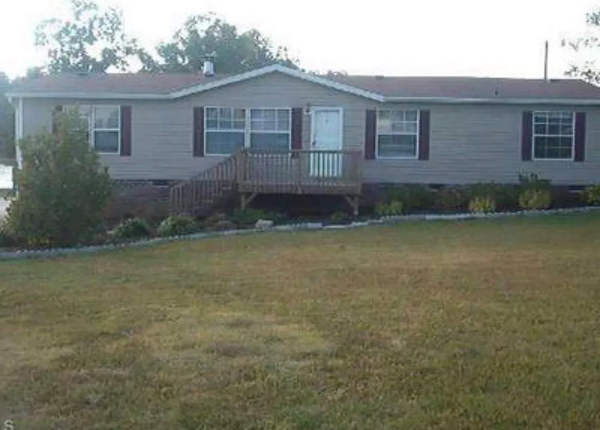 3 bed, 1512 sqft, $1,800 — Photo 1