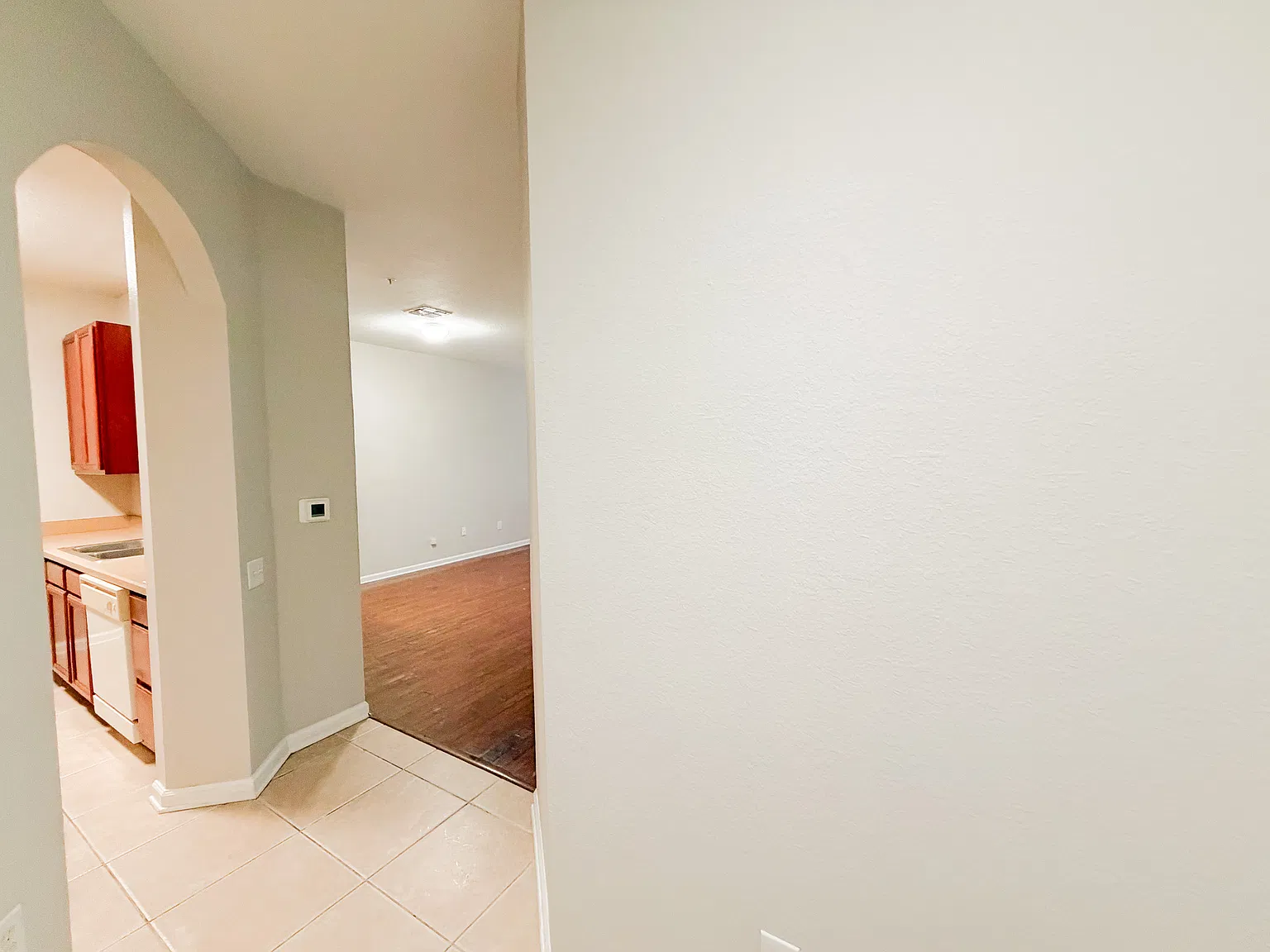 2 bed, 1050 sqft, $1,650 — Photo 3