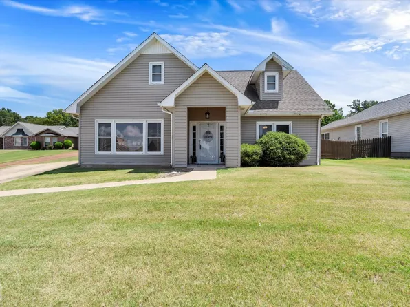 2510 Greenbriar Dr, Jonesboro, AR 72401
