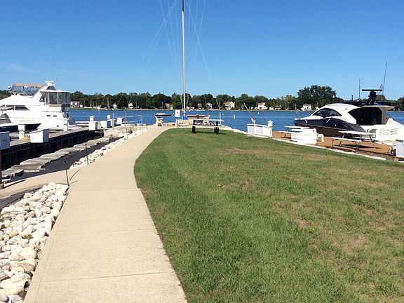 Common area on Sturgeon Bay