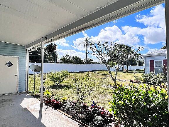 4th image of 915 Sun Acres Ln #915