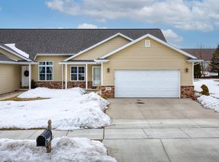 547 Creekview Ln, Appleton, WI 54915