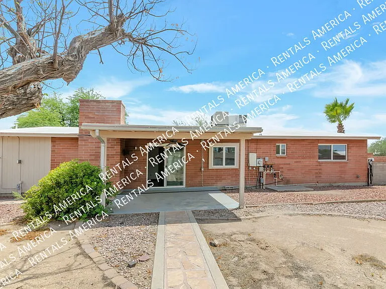 7868 N Soledad Ave — Photo 23