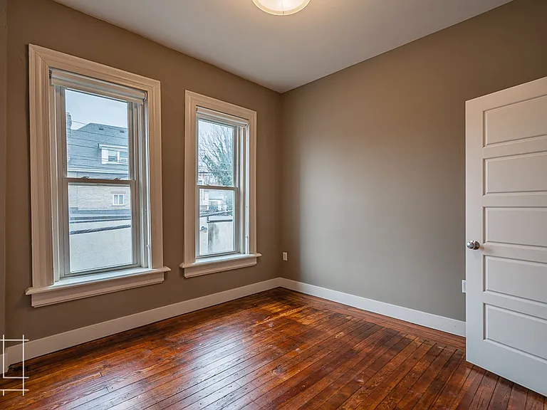 245 King Ave — Photo 20
