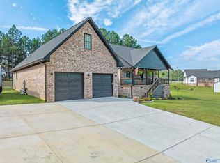 68 Pierce Rd, Albertville, AL 35951