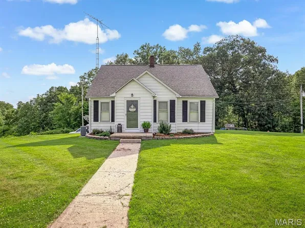 10381 Wine Hill Rd, Chester, IL 62233