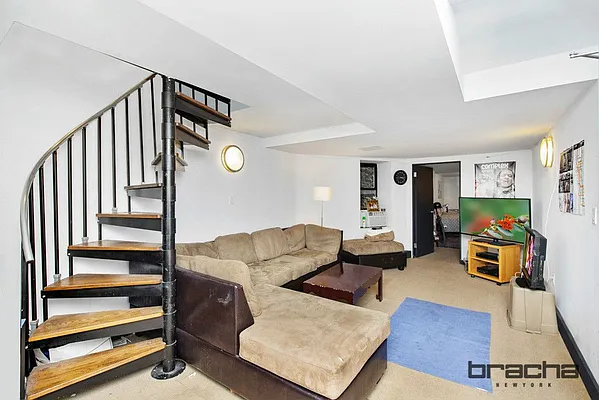 Rented by Keller Williams NYC | media 20