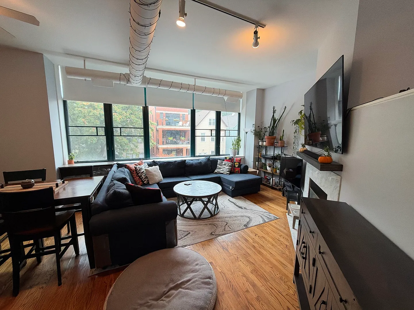 1 bed, 900 sqft, $2,700 — Photo 4