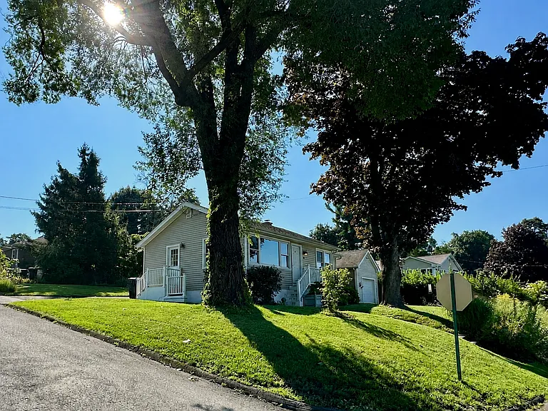 10 Curtis Ave — Photo 24