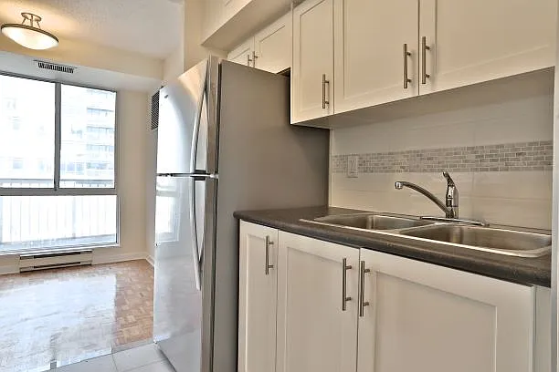 25 Wellesley St W — Photo 32