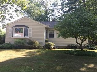 42 Poinsetta St, Agawam, MA 01001