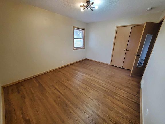 5th image of 6227 Xerxes Ave S