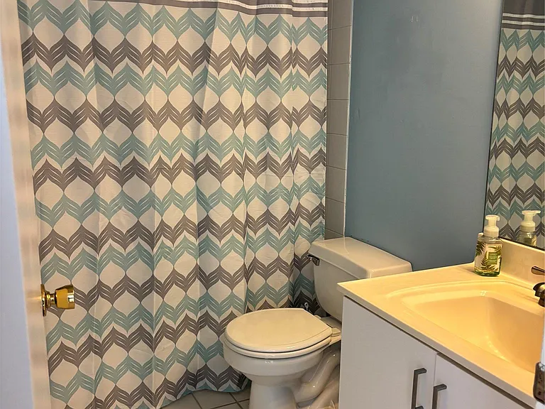 825 Spring Lake Dr — Photo 5