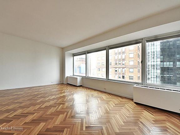 4th image of 150-156 W 56th St APT 3706