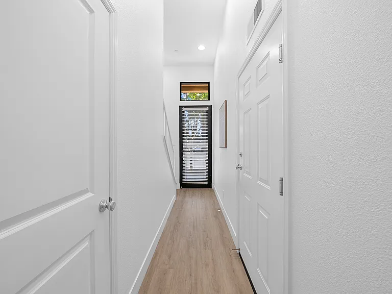 1469 W San Carlos St — Photo 6