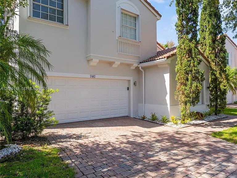 7482 NW 21st Ct — Photo 2