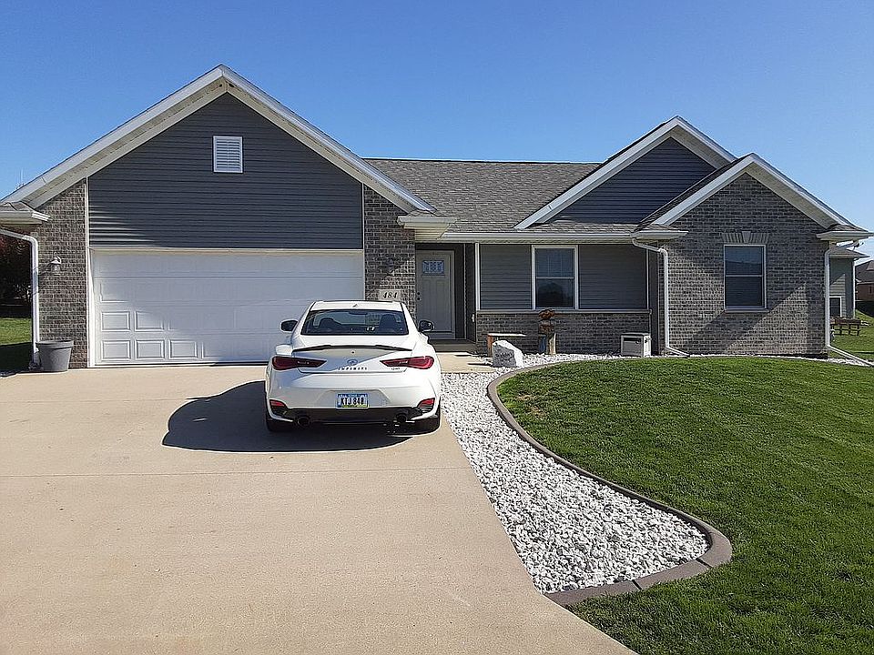 1st image of 484 Bryn Dr