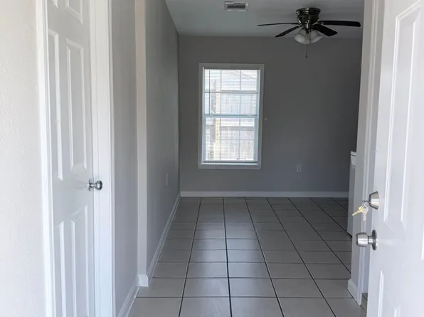 909 Rittenhouse St, Houston, TX 77076