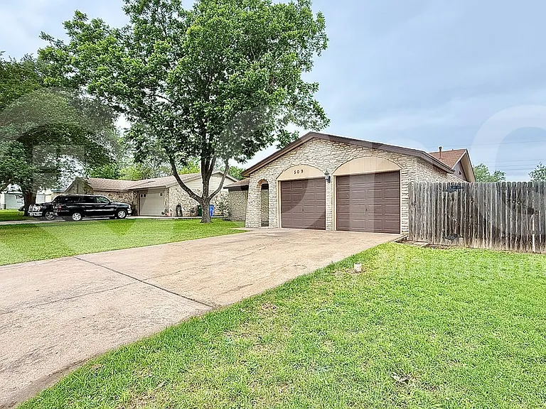 509 Greenway Dr — Photo 3
