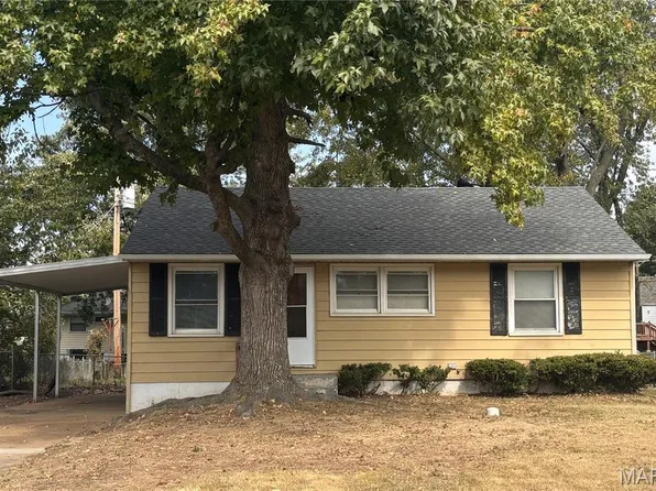 329 Midlothian Rd, Saint Louis, MO 63137