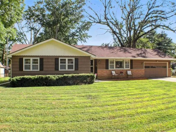 1403 W Bryson St, Independence, MO 64052