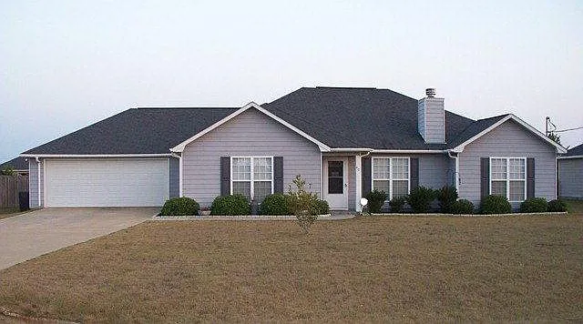 Photo 1 of 11 - 40 Wheatfield Dr - Fort Mitchell, AL Primary Photo - 40 Wheatfield Dr