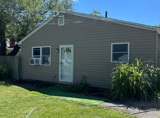 71 Laurin Rd, Calverton, NY 11933