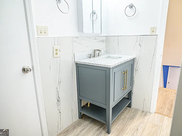 390 Stoneridge Way — Photo 10