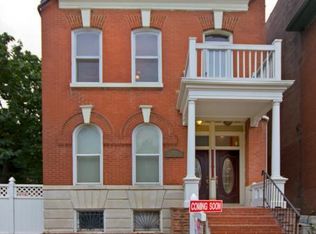2722 Armand Pl, Saint Louis, MO 63104